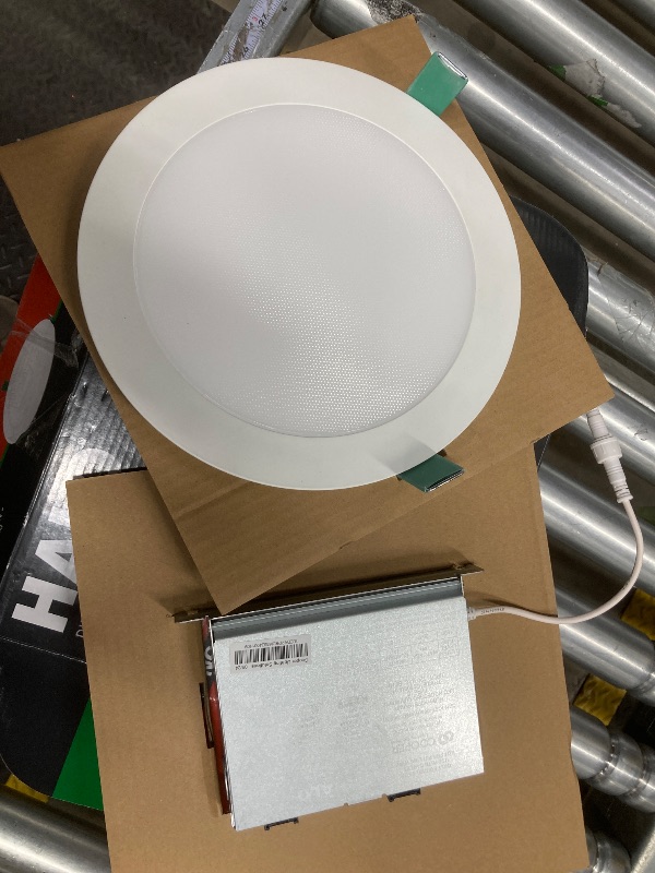 Photo 1 of HALO HLB8169FS1EMWR Canless Large LED Recessed Light Selectable 2700K, 3000K, 3500K, 4000K, 5000K CCT 8 Inch White