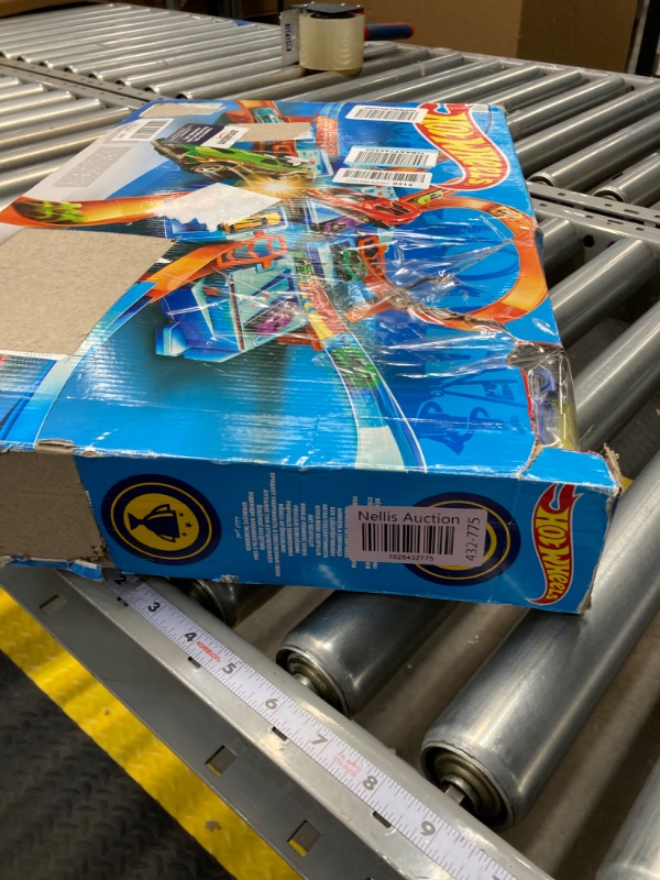 Photo 1 of Hot Wheels Motorized Mega Garage