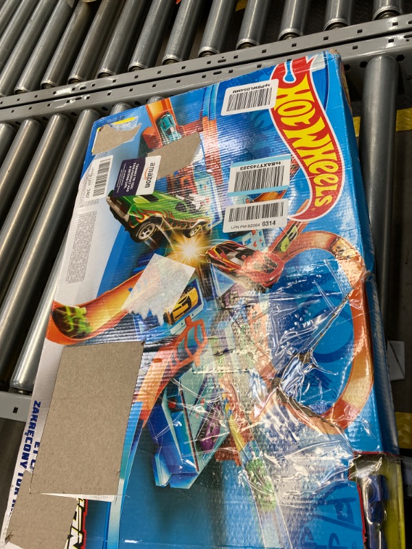 Photo 1 of Hot Wheels Motorized Mega Garage