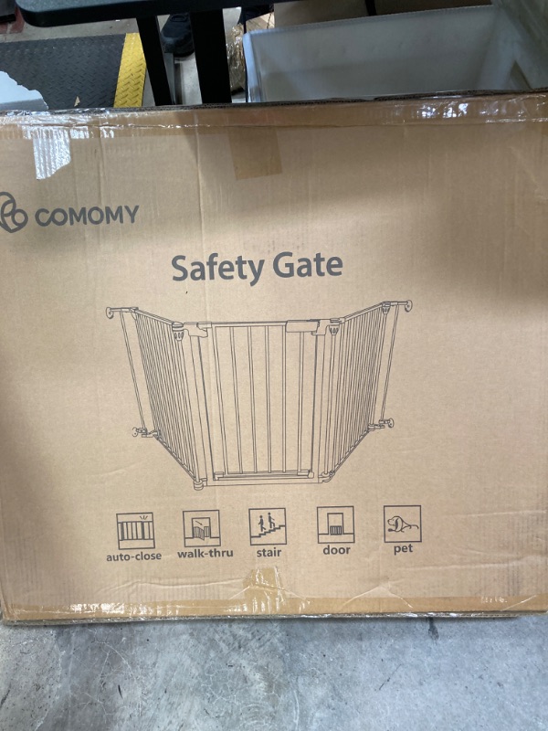 Photo 2 of Comomy Safety Gate