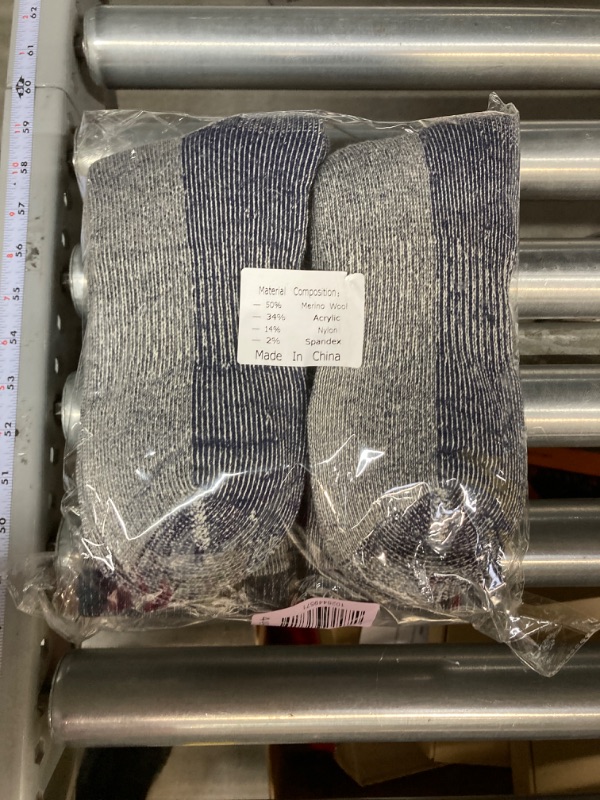 Photo 3 of Merino Wool Hiking Outdoor Cushioned Thermal Thick Moisture Wicking Athletic Crew Socks Medium 4pc Blue