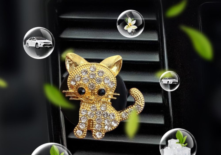 Photo 1 of ***BUNDLE 2 PACK*** Ikeda Car Air Freshener: Cute Cat Air Clip with 3 Fragrance Tablets (Gold)