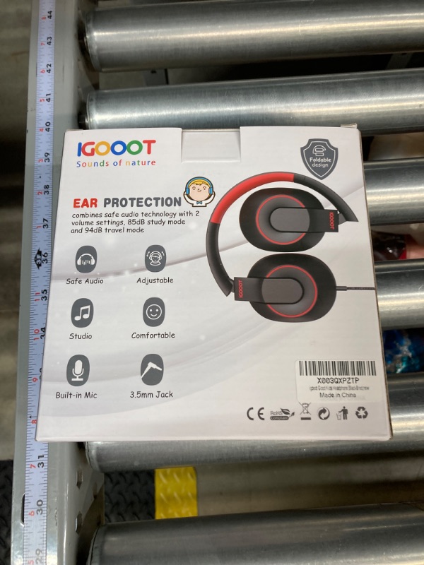 Photo 3 of igooot Kids Headphones Wired,Most Comfortable Over Ear Children Headphones with Microphone,Adjustable,Volume Limiter 85/94dB,for School/Plane/Switch/Amazon-fire-Tablet/ipad,3.5mm Jack,Black&Red.