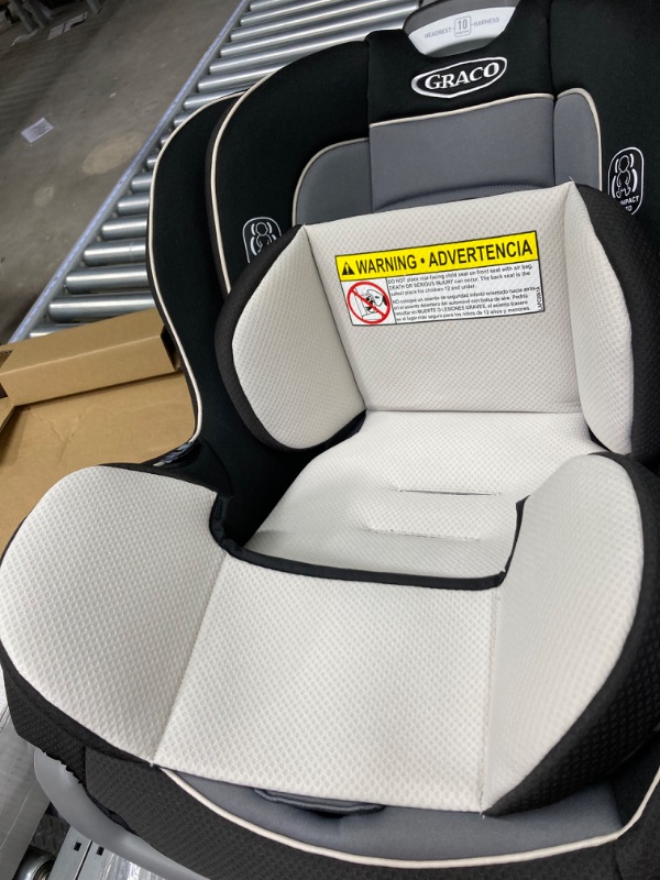 Photo 3 of Graco Extend2Fit Convertible Car Seat, Gotham