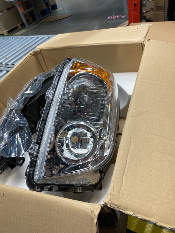 Photo 3 of WEELMOTO Headlights Assembly Compatible with 2006-2008 Toyota RAV4 Headlights Assembly Replacement For 06 07 08 Toyota RAV4 Headlight Pair set Halogen Chrome Housing Amber Reflector Left & Right Side Clear Lens I Chrome Housing I Amber Reflector OE Replac