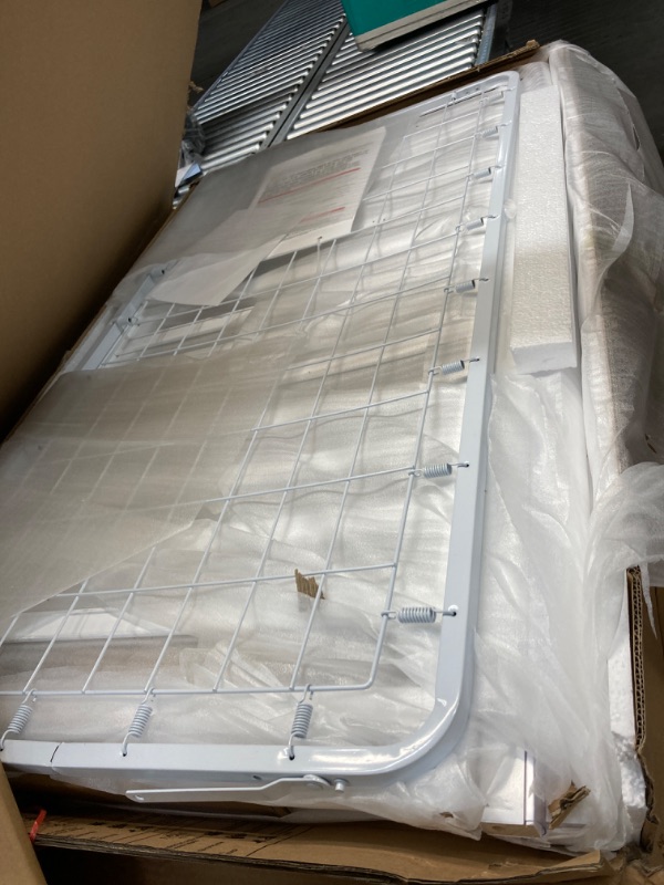 Photo 1 of Dream On Me Carson Classic 3-in-1 Convertible Crib in White