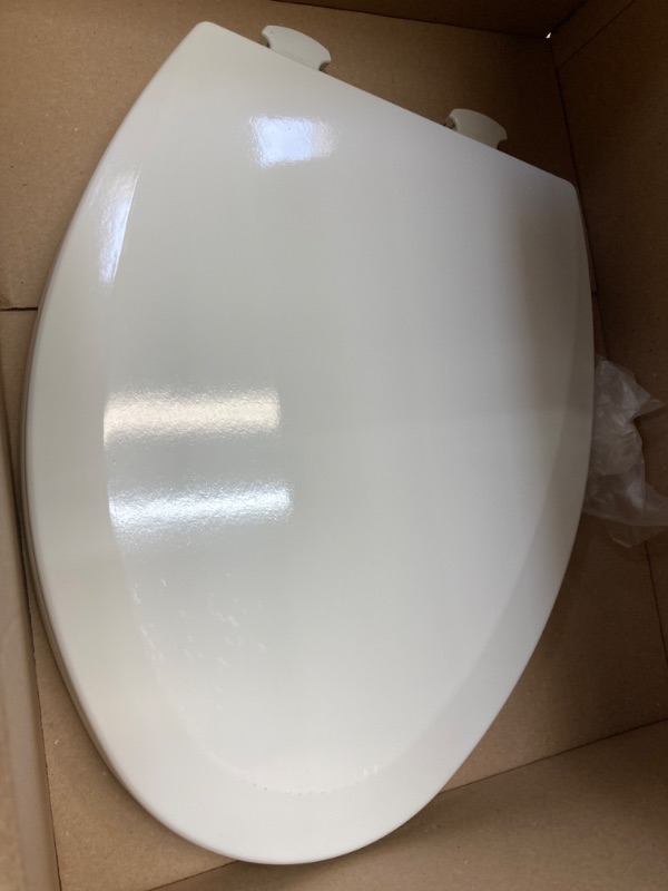 Photo 3 of BEMIS 500EC 390 Toilet Seat with Easy Clean & Change Hinges, 1 Pack Round, Cotton White