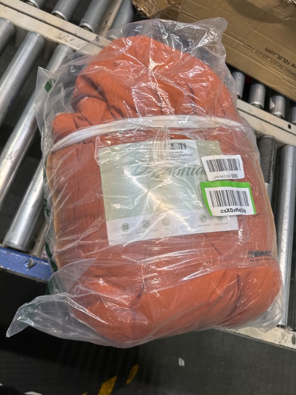 Photo 2 of **USED** ROSGONIA Terracotta Comforter Set Queen- 3pcs (1 Comforter & 2 Pillowcases) Simple Rust Solid Color Queen Comforter Set for Women and Men- Reversible Soft Warm Microfiber Comforter for All Season Queen Comforter 90"x90" Terracotta