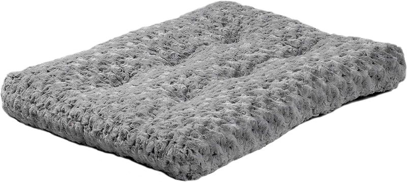 Photo 1 of ****item is ripped****
MidWest Homes for Pets Plush Ombré Swirl Dog & Cat Bed | Mocha 23L x 18W x 1.75H -Inches for Small Breeds, 24-Inch, Model:40624-STB
