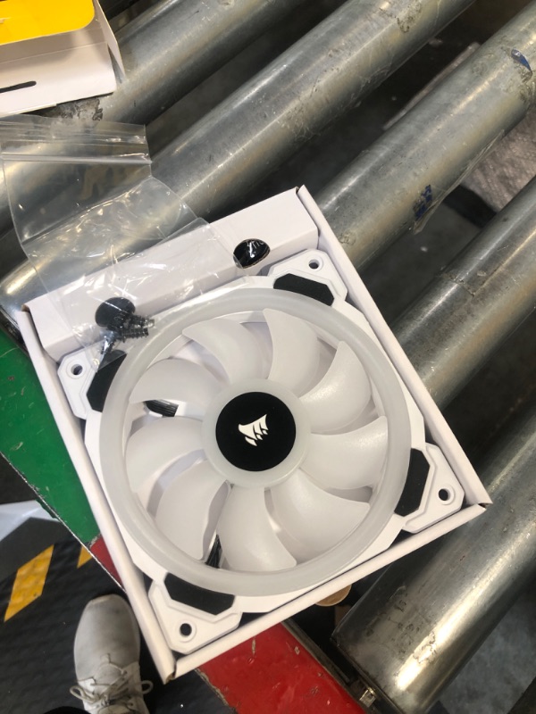 Photo 3 of Corsair LL Series, LL120 RGB, 120mm RGB LED Fan, Single Pack- White White Single Pack