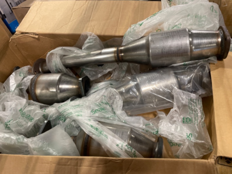 Photo 1 of 4Pcs Catalytic Converter Set Compatible with Nissan Frontier NV1500 NV2500 NV3500 Pathfinder Xterra 4.0L 40746 16468 16467