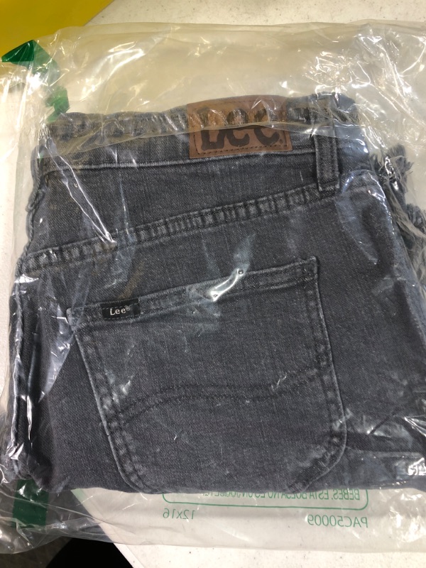 Photo 2 of Lee Women's Legendary Mid-Rise Denim Boyfriend Short 10 Washed Gray Dx