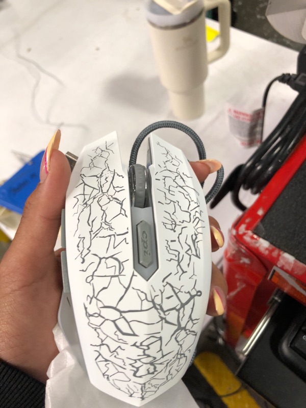 Photo 1 of Versiontech 2400 dpi Gaming Mouse with 7 Auto-Changing