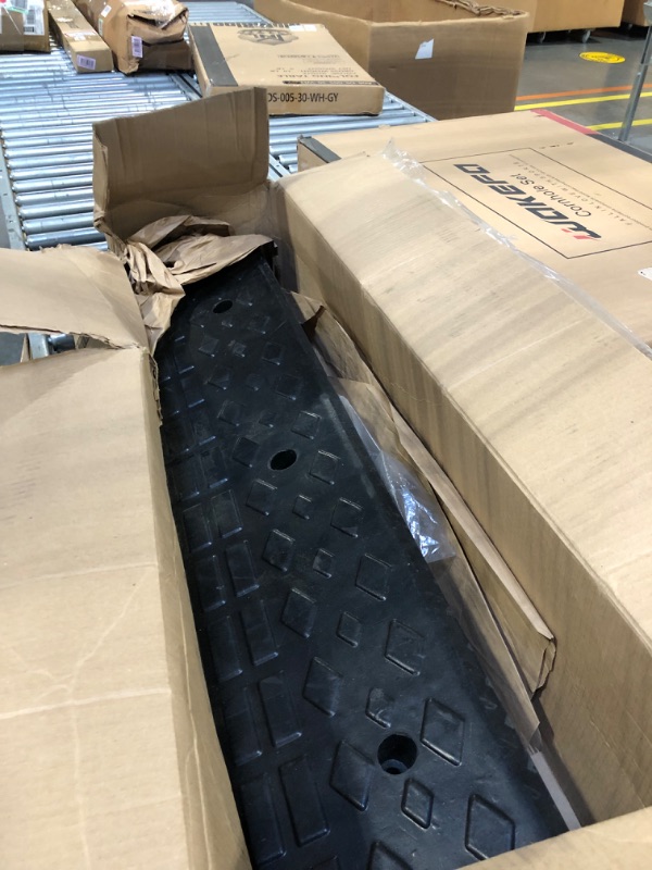 Photo 3 of **USED** MYOYAY 4'' Rise Rubber Curb Ramp Heavy Duty Rubber Threshold Ramp 10 Ton Car Vehicle Curbside Driveway Ramp for Loading Dock Sidewalk Wheelchair, 39.37'' (L) x 9.84'' (W) x 4'' (H) 4inch USED