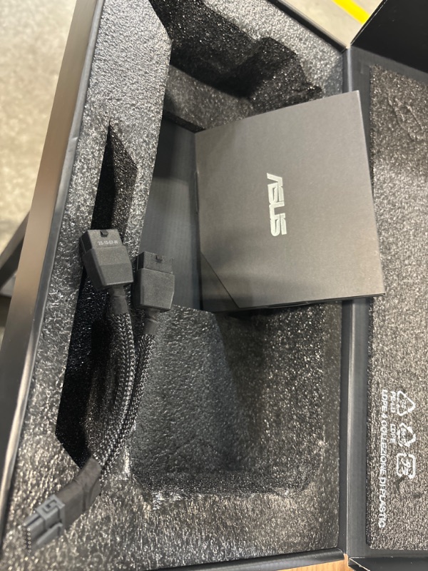 Photo 1 of ASUS TUF Gaming NVIDIA GeForce RTX™ 4070 Ti Super OC Edition Gaming Graphics Card (PCIe 4.0, 16GB GDDR6X, HDMI 2.1a, DisplayPort 1.4a) RTX 40 Super Series TUF Gaming RTX4070TI|OC|Black