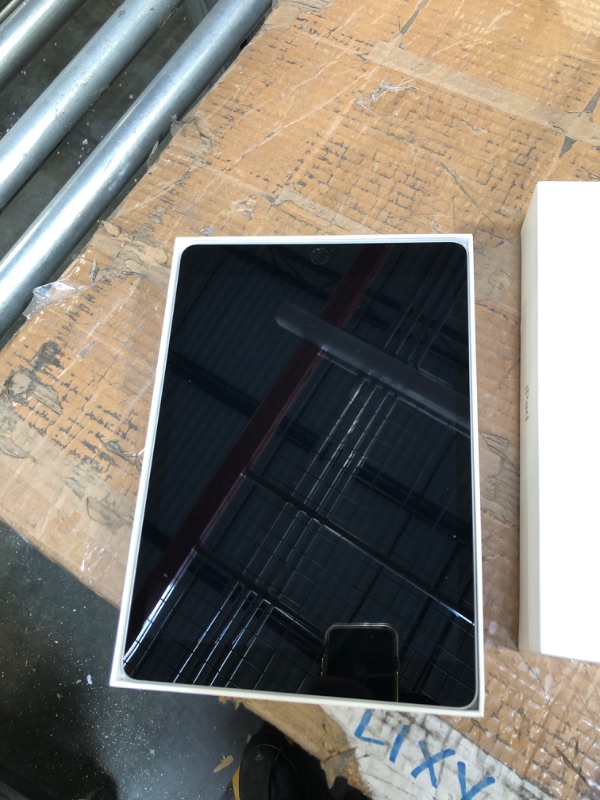 Photo 3 of Apple 2021 10.2-inch iPad (Wi-Fi, 64GB) - Silver (9th Generation) WiFi 64GB Silver