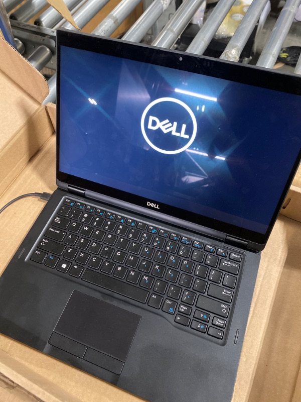 Photo 3 of Dell Latitude 7390 2-in-1 Touchscreen Laptop, i7 8650U 1.9Ghz, 16GB RAM, 512GB NVMe SSD, Thunderbolt 3, 1080p Full HD, Webcam, Windows 10 Pro (Renewed)