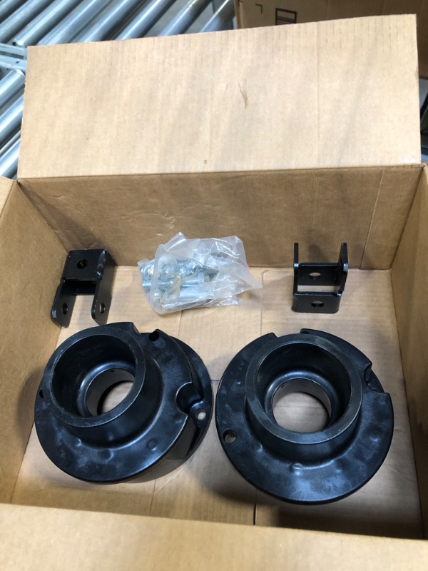 Photo 3 of 2.5" Suspension Leveling Kit - Vehicle Unknown