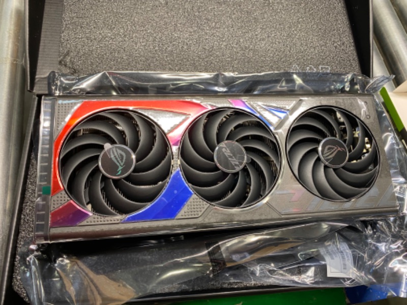 Photo 3 of ASUS ROG Strix GeForce RTX™ 4070 OC Edition Gaming Graphics Card (PCIe 4.0, 12GB GDDR6X, DLSS 3, HDMI 2.1, DisplayPort 1.4a) Overclocking ROG Strix RTX4070|OC