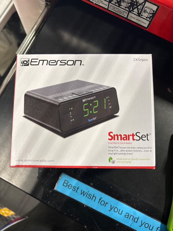 Photo 3 of Emerson SmartSet Alarm Clock Radio with AM/FM Radio, Dimmer, Sleep Timer and .9" LED Display, CKS1900 (Black)