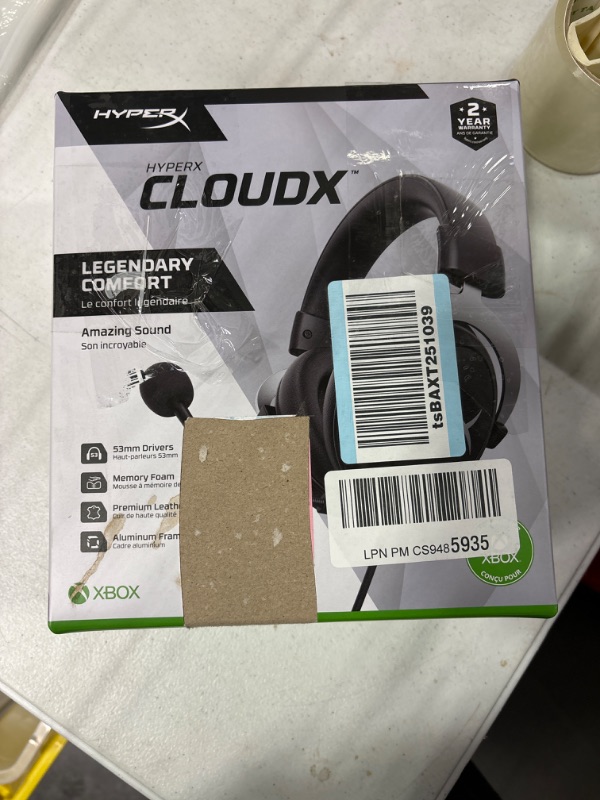 Photo 3 of HyperX CloudX, Official Xbox Licensed Gaming Headset, Compatible with Xbox One and Series X|S, Memory Foam Ear Cushions, Detachable Noise-Cancelling Mic, in-line Audio Controls, Silver Wired CloudX Headset