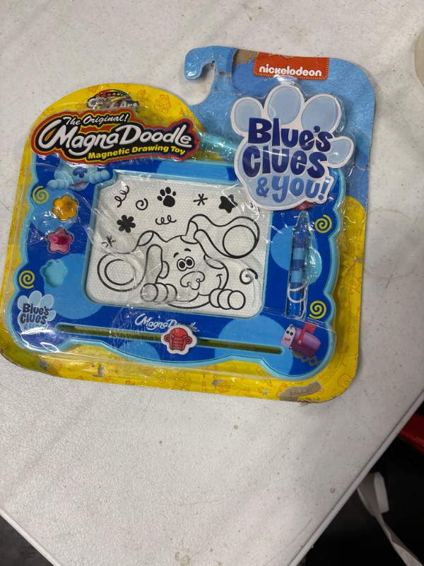 Photo 2 of Blues Clues & You! Travel Magna Doodle Magnetic Drawing Toy