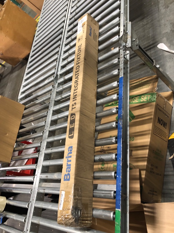 Photo 1 of (6 Pack) Barrina LED T5 Integrated Single Fixture, 4FT, 2200lm, 6500K (Super Bright White), 20W, Utility LED Shop Light, Ceiling and Under Cabinet Light, Corded Electric with ON/OFF Switch, ETL Listed 6-pack (6-power Cords)