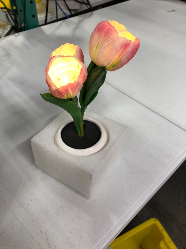 Photo 2 of Tulip Lamp Lights 2023 New,Table Lamp Desk Lamp Led Simulation Tulip Night Light with Vase,Table Lamp Ornaments for Home Living Room Desktop Decor for Home Decor (pink-01) (rechargeable)
