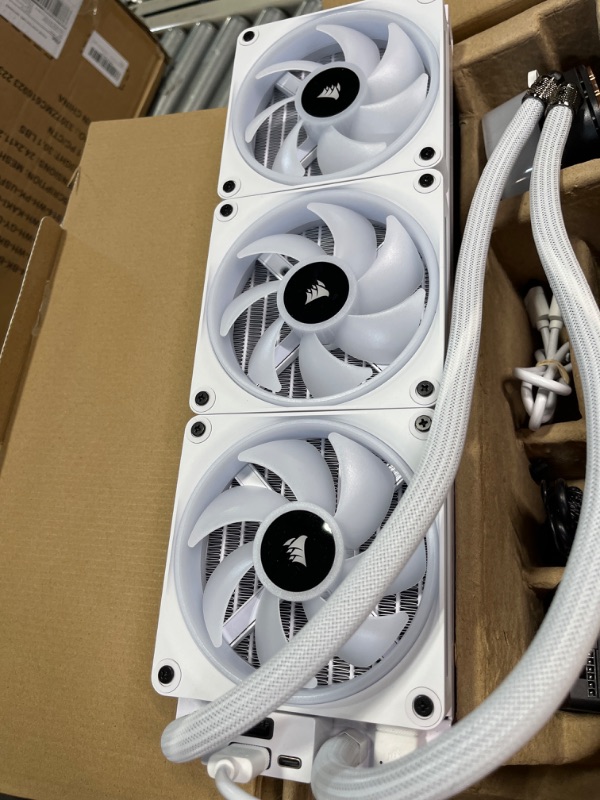 Photo 5 of CORSAIR iCUE Link H150i RGB Liquid CPU Cooler - 360mm AIO - QX120 RGB Fans - Fits Intel® LGA 1700, AMD® AM5 - iCUE Link System Hub Included - White