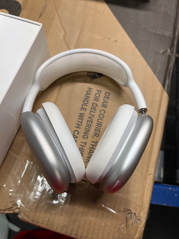Photo 1 of good condition***Apple - AirPods Max - Silver
