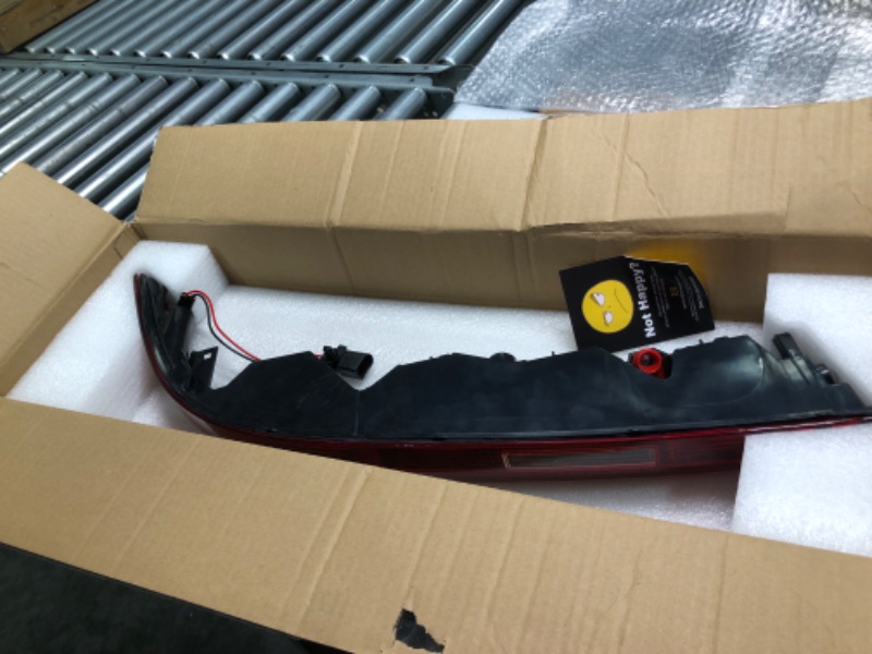 Photo 1 of Dasbecan Rear Bumper Reflector Tail Light Fog Lamp Compatible with Audi Q7 2016-2022 Replace 4M0945096A (Right Passgenger Side) Right/Passenger Side