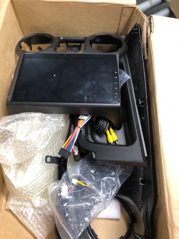 Photo 3 of [2G+32G] Android Car Radio, Apple Carplay/Android Auto/WiFi/Bluetooth Touch Screen Stereo + AHD Reverse Camera + MIC ***USED***BOX IS DAMAGED*** 