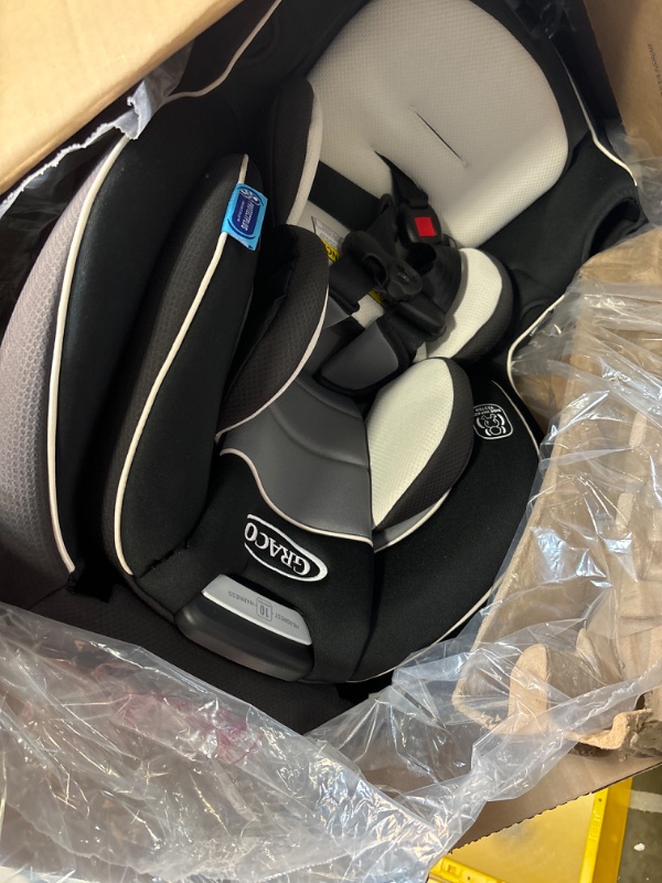 Photo 4 of Graco Extend2Fit Convertible Car Seat, Gotham