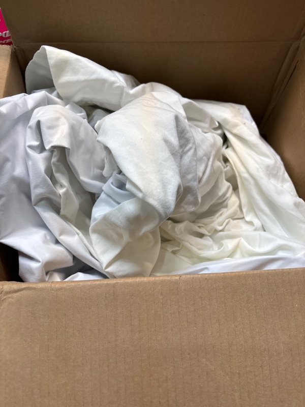 Photo 1 of - Elastic Fitted Mattress Protector - Mattress Cover Stretches up to 16 Inches Deep - Machine Washable Mattress Topper
Visit the Utopia Bedding Store