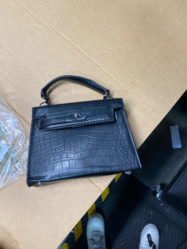 Photo 2 of bLACK HANDBAG