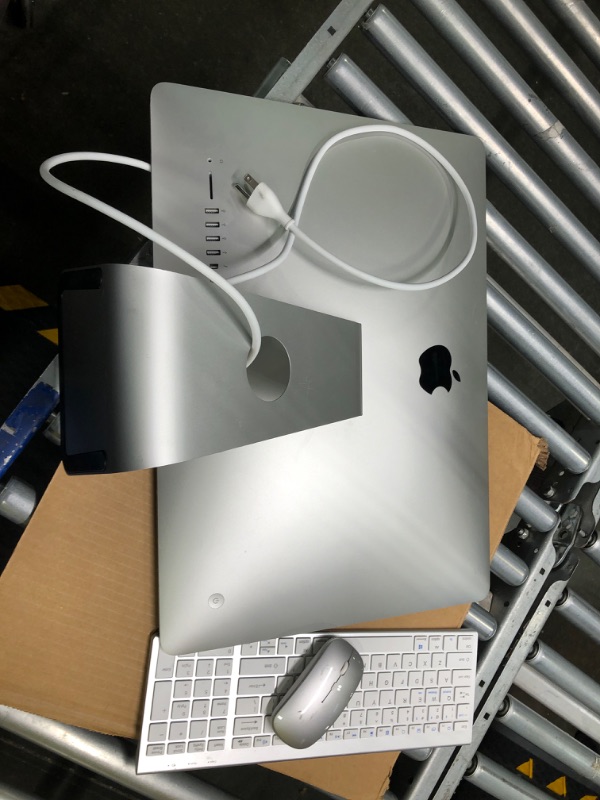 Photo 9 of iMac (21.5-inch, Late 2015) Renewed