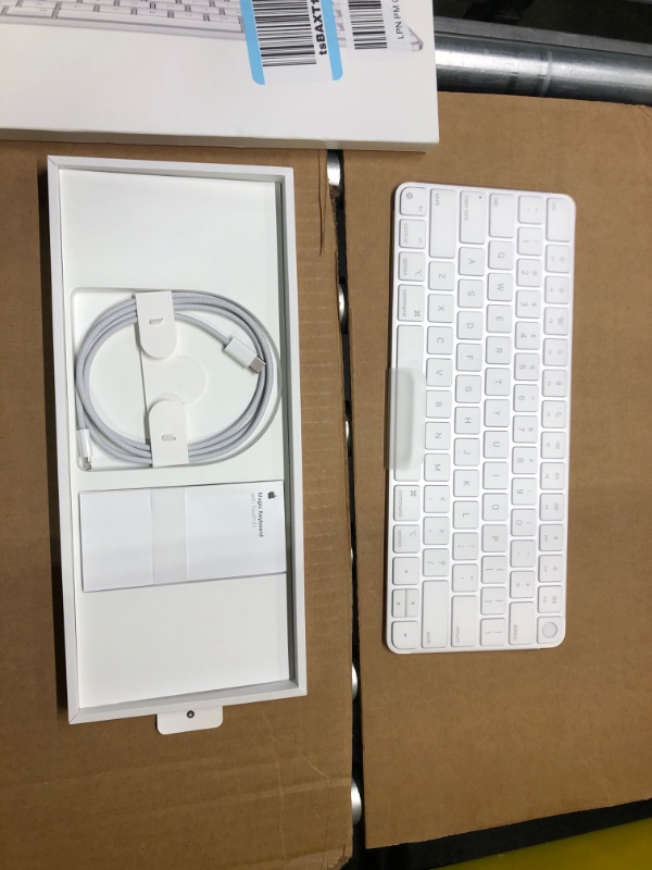 Photo 4 of Magic Keyboard with Touch ID for Mac with Apple Silicon US English