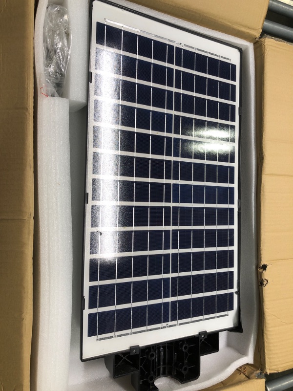 Photo 3 of ***ONE LIGHT DOESNT TURN ON*** 


wudor 2 Pack 1200W Solar Street Lights Outdoor , 1,152 LED Ultra Bright Waterproof Street Light, 120,000LM White Light Dusk to Dawn, with Motion Sensor and Remote Control, for Parking Lots, etc.