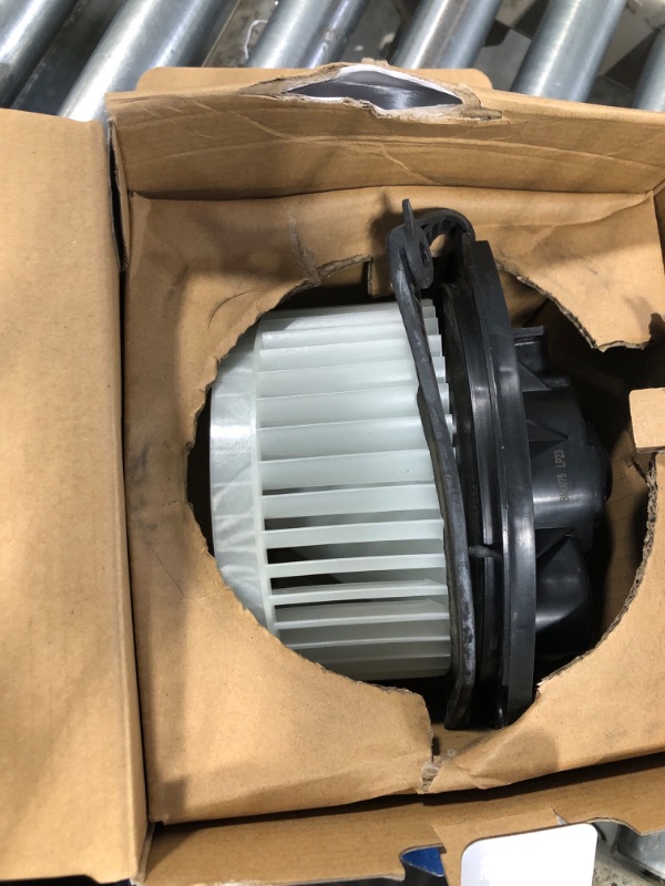 Photo 2 of ACDelco GM Genuine Parts 15-81646 Heating and Air Conditioning Blower Motor with Wheel