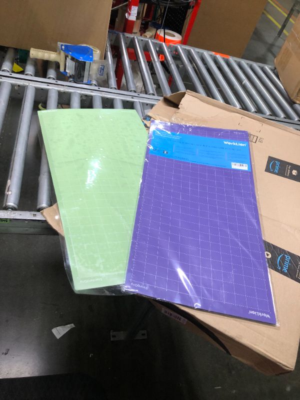 Photo 5 of WORKLION 24" x 36" Large Self Healing PVC Cutting Mat, Double Sided, Gridded Rotary Cutting Board for Craft, Fabric, Quilting, Sewing, Scrapbooking - Art Project… A1: Green/Blue A1:24 x 36 inch