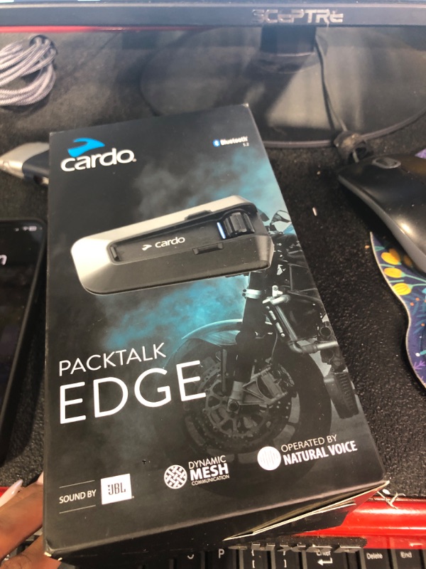 Photo 2 of Cardo PACKTALK Edge Motorcycle Bluetooth Communication System Headset Intercom - Single Pack, Black Single Pack Edge Headset