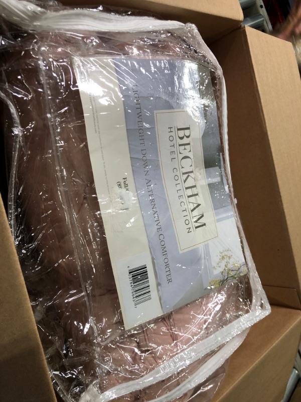 Photo 1 of 1600 Series Lightweight Goose Down Alternative Comforter Full/Queen / Pink Full/Queen Pink