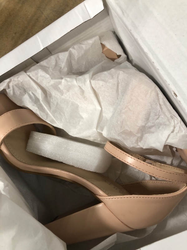 Photo 2 of Clarks 26138524: Women's Linvale Edyth Nude Pump (8.5 B(M) US Women) size 7
