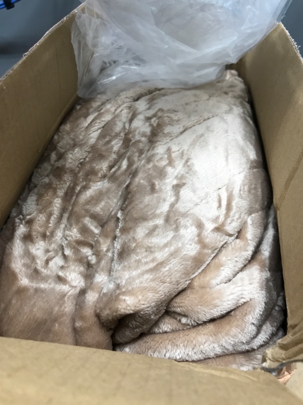 Photo 2 of 2X Warmth Heated Blanket w/Lager Dense Area, Ultra Soft Safe Electric Blanket Throw w/Flannel Sherpa, 4 Levels Instant Heating Blanket 4H Auto-Off, Washable Blanket UL Certified Beige Throw 50" x 60"1026523521
