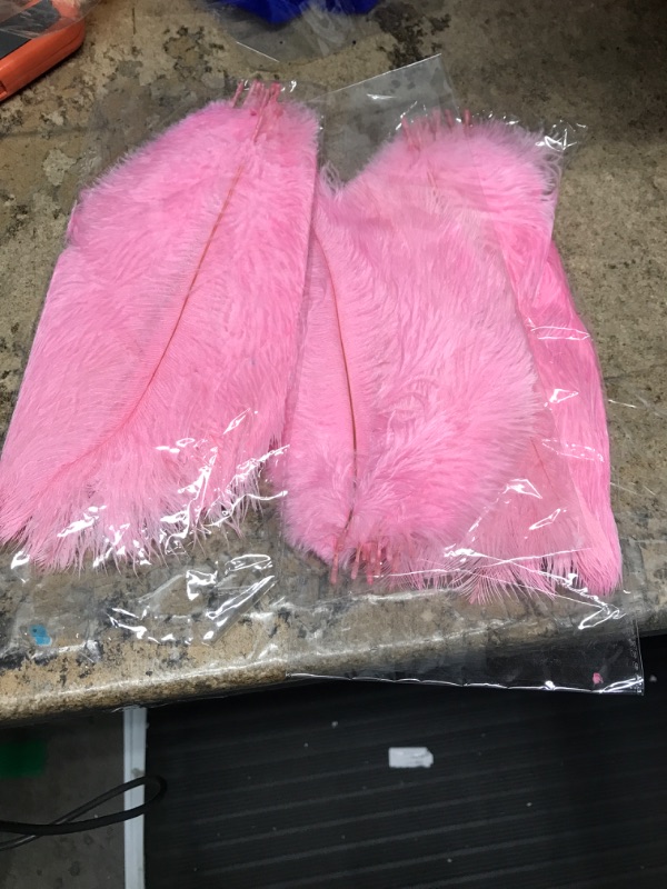 Photo 1 of 30 PCS SHORT FEATHERS PINK 