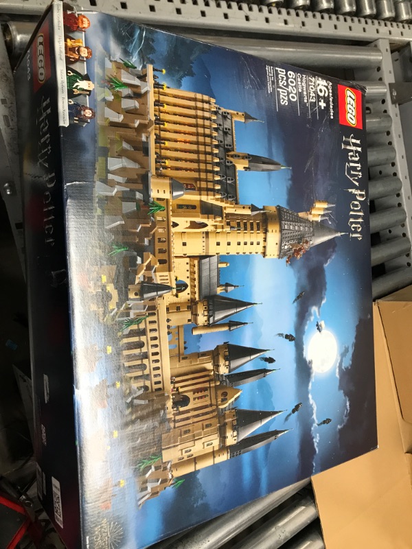 Photo 3 of ****UNKNOWN IF COMPLETYE**********
LEGO Harry Potter Hogwarts Castle 71043 Building Toy Set for Kids, Boys, and Girls Ages 16+ (6020 Pieces) Standard