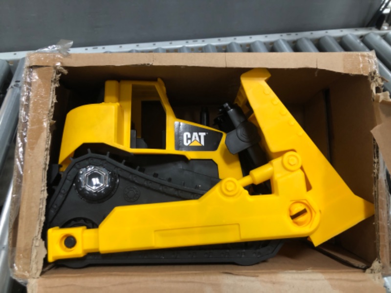 Photo 2 of Cat® Construction Tough Rigs Toy Bulldozer