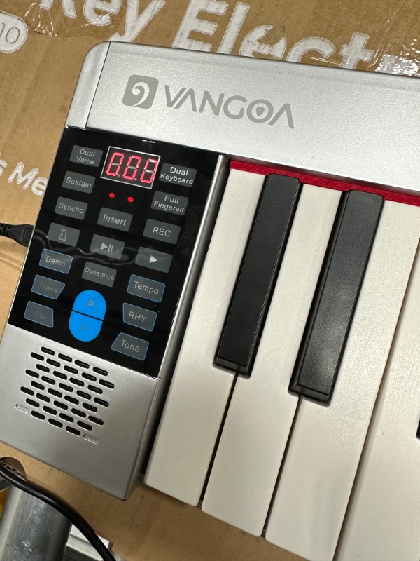 Photo 3 of **SEE NOTES***[??]Vangoa VGD610 Portable Keyboard Piano with MIDI 61 Keys Touch Sensitive Full Size Silver

