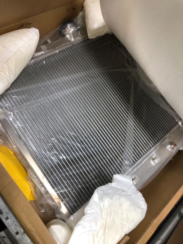 Photo 3 of ***USED - MIGHT BE MISSING PARTS***
Tepilauda Full Aluminum Radiator compatible with 2006-2012 Chevy GMC Hummer Colorado Canyon H3 H3T 3 Row Core Radiator