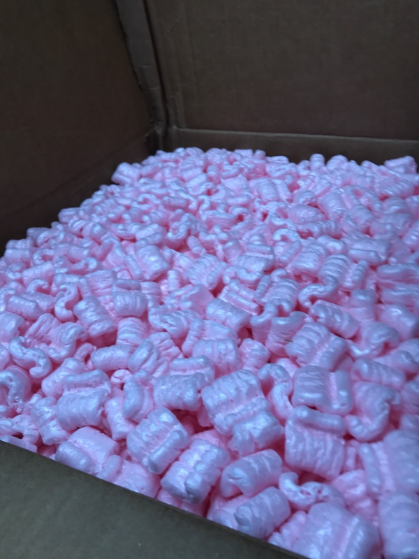 Photo 2 of StarBoxes White Regular Loose Fill Shipping Packing Peanuts S-Shaped 22.5 Gal / 3 Cubic Feet